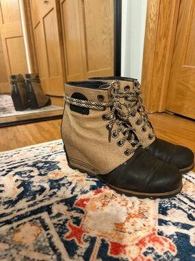 Sorel Two-Tone Lace-Up Wedge Boots in Tan and Black